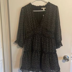 Brand new Short black dress from Francesca’s. Size Large.